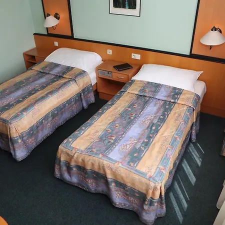 Cechie Hotell 4*