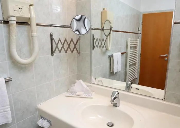 Ξενοδοχείο Cechie 4*